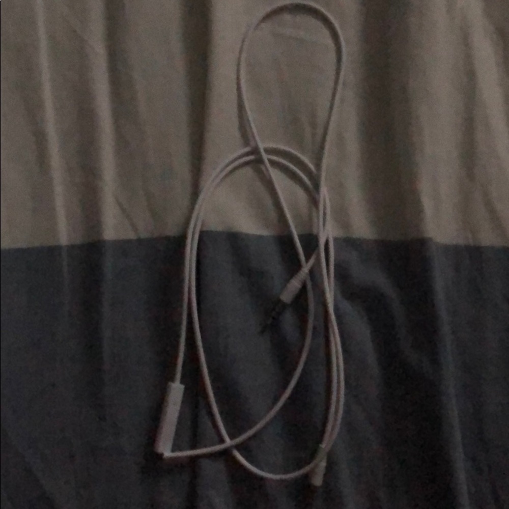 Headset - Picture 2 of 2